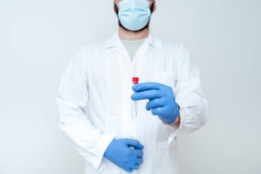 Doktor Test Sonuçlarını Açıklıyor, Hemşire Örnek Toplama Testi, Tedavi Etkisini Tartışma, Ders Verme, Bilimsel Sorunları Analiz Etme