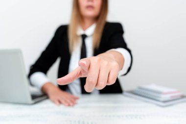 Yardımcı Öğretim Danışmanlık, Yeni İş Tartışması, Büyük Proje Önerme, Personel Değerlendirme Prosedürü, Bilgisayar Sunumu Fikirleri