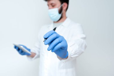 Yeni Teknolojiyi Gösteren Bilim Adamı, Tıbbi Tavsiye Veren Doktor, Kimyacı Bilim Dersleri Tartışmaları, İş Giyimi Koruyucu Vitesler