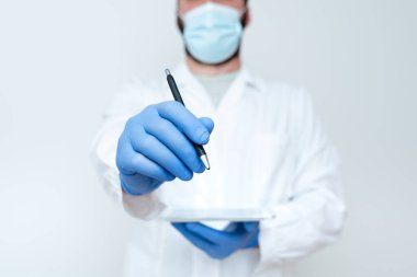 Yeni Teknolojiyi Gösteren Bilim Adamı, Tıbbi Tavsiye Veren Doktor, Kimyacı Bilim Dersleri Tartışmaları, İş Giyimi Koruyucu Vitesler