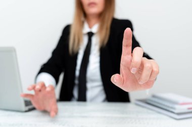 Yardımcı Öğretim Danışmanlık, Yeni İş Tartışması, Büyük Proje Önerme, Personel Değerlendirme Prosedürü, Bilgisayar Sunumu Fikirleri