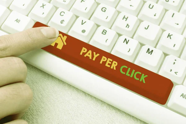 Sign displaying Pay Per Click. Internet Concept internet marketing in which payment is based on clickthroughs Typing Product Ingredients, Abstract Presenting Upgraded Keyboard — Stock Photo, Image