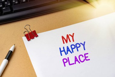 Mutlu Yerimi Kavramsal Gösteriş. İş fikri güzel bir şey oldu ya da hayattan tatmin oldular. Kopya alanı ile ilham verici iş teknolojisi kavramı.