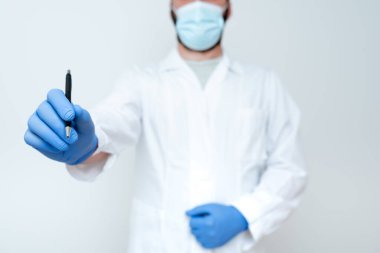 Yeni Teknolojiyi Gösteren Bilim Adamı, Tıbbi Tavsiye Veren Doktor, Kimyacı Bilim Dersleri Tartışmaları, İş Giyimi Koruyucu Vitesler