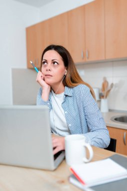 Soyut Çalışma Fikirleri, İç Dekorasyon Canlı Video Blog, Ders Verme Dersleri, Bilgisayar Sunumu Fikri, İnternet Tarama Kavramı