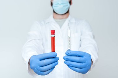 Araştırmacı Bilimadamı Yeni Tıp, Önleyici Tedbirler, Bilimsel Sorunları Açıklama, Laboratuvar Deneyleri, Tıbbi Tedavi Planları Sunar