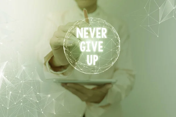 Πινακίδα ποτέ μην εγκαταλείπεις. Word Written on be persistent to keep on trying to improve the condition Εμπνευσμένη έννοια της επιχειρηματικής τεχνολογίας με αντίγραφο χώρου — Φωτογραφία Αρχείου