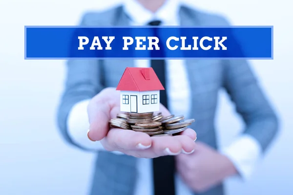 Writing displaying text Pay Per Click. Internet Concept internet marketing in which payment is based on clickthroughs Real Estate Agent Selling New Property, Architect Giving House Building Tip — Zdjęcie stockowe