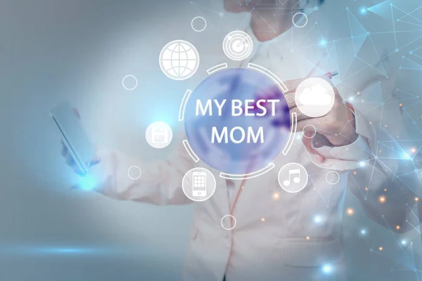 My Best Mom 의줄임 말. 어머니에 대한 인식의 개념은 복 사실 공간을 갖는 사랑 감정 칭찬 사업 기술 개념이다. — 스톡 사진