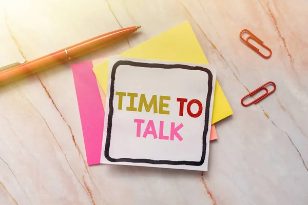 Handschriftlicher Text Time To Talk. Internet-Konzept, um mit dem Einzelnen gründlich zu diskutieren oder Informationen zu vermitteln Neue Ideen Frisches Konzept Kreative Kommunikation Produktive Denkweise Stift — Stockfoto