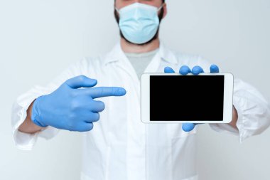Araştırma Uzmanı Sunar Yeni Akıllı Telefon, Eski Teknolojinin Güncellenmesi, Laboratuvar Deneyi, İletişim Cihazı, Telefon Radyasyon Tehlikesi Açıklama