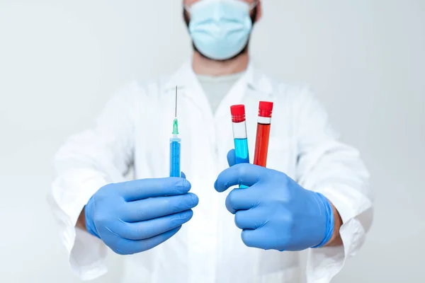 Kimyager Aşı Programını, Virüs Önleme Prosedürlerini, Laboratuvar Deneylerini, Araştırma Bilimcisini Tıbbi Tedavi Sunan, Enfeksiyonları Yenen — Stok fotoğraf