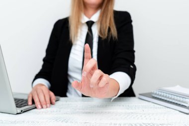 Şirket Sorunu Açıklama, İhtilaf Sağlama Çözümleri, Yeni İş Tartışması, Büyük Proje Önerme, Çalışan Prosedürü Değerlendirmesi, İş Görüşmeleri Fikirleri