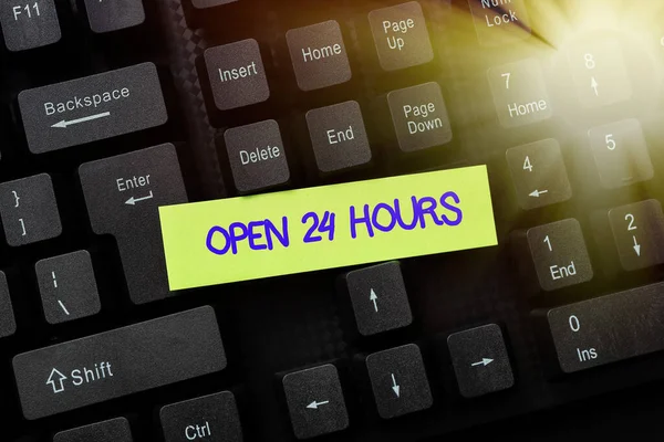 Schreiben von Text Open 24 Hours. Konzept bedeutet, den ganzen Tag und die ganze Nacht verfügbar zu sein, ohne das Online-Surfen und -Erkunden zu schließen oder zu stoppen, Blog-Inhalte zu erstellen, neue Nachrichten zu versenden — Stockfoto