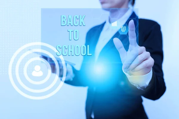 Tekst met inspiratie Terug naar School. Word Written on is de periode met betrekking tot het begin van een nieuw schooljaar Inspirational business technology concept met kopieerruimte — Stockfoto