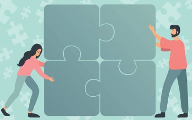 Meslektaşlar Yapbozun Dört Parçasını Birleştirerek Takım Çalışmasını Gösteriyor. Takım Arkadaşları Takım İşbirliği Gösterirken Birlikte İpuçları Buluyor.