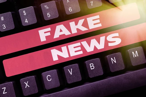 Писав тексти для Fake News. Бізнес-підхід Неправдива інформація публікується під виглядом автентичних новин Відкладання файлів історії завантаження, типові форми онлайн-реєстрації — стокове фото