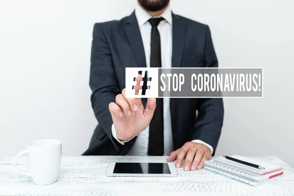 Λεζάντα κειμένου που παρουσιάζει το Stop Coronavirus. Έννοια σημαίνει εκστρατεία ευαισθητοποίησης των ασθενειών αγωνίζονται για να μειώσει τις περιπτώσεις COVID19 Παρουσιάζοντας Τεχνολογία Επικοινωνίας Smartphone Φωνή και Video Calling — Φωτογραφία Αρχείου