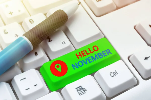 Tekst bijschrift met Hallo November. Business idee begroeting gebruikt bij het verwelkomen van de elfde maand van het jaar Het creëren van nieuwe Word Processing Program, Fixing Complicated Programming Codes — Stockfoto