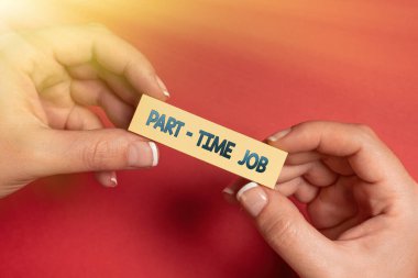 Kavramsal başlık Part-time iş. Yeni Sözleşme Oluşturma Anlaşması Notları Alma Sözleşmesi 'nin hazırlanması ile haftada 40 saatten az çalışma ile iş genel değerlendirmesi işe damgasını vurdu