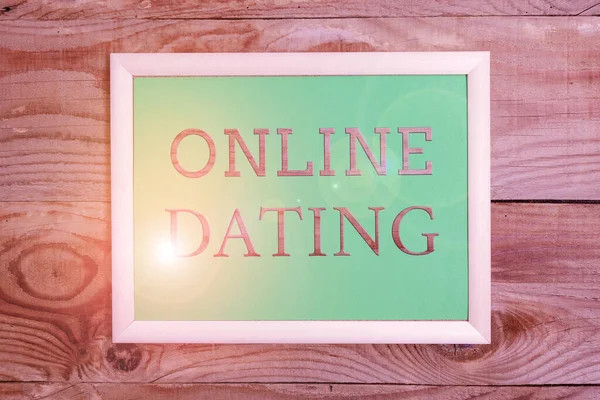 Continual title Online Dating. Слова о подборе подходящих отношений на свидании Видеоклипы подбираются на плоском фоне — стоковое фото