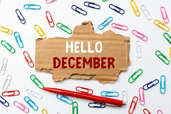 Inspiración mostrando signo Hola diciembre. Saludo de concepto de negocio utilizado al dar la bienvenida al duodécimo mes del año Creative Home Reciclaje de ideas y diseños Conceptos Basura a la idea de efectivo — Foto de Stock