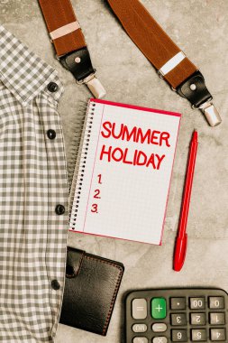 Yaz Tatili 'ni sunan metin başlığı. Yazın dinlenmek ve eğlenmek için özel bir zaman dilimi. Yeni Uygun İş Giysileri Tasarımları, Resmi Ofis Kıyafetleri