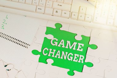 Kavramsal oyun değiştirici. Sports Data Scorekeeper Gamestream 'da Yazılan Sözcük Canlı Skorlar Ekibi Yöneticileri Eksik Son Parçası Olan Yarım kalmış Bir Beyaz Yapboz Yapbozu İnşa Ediyor