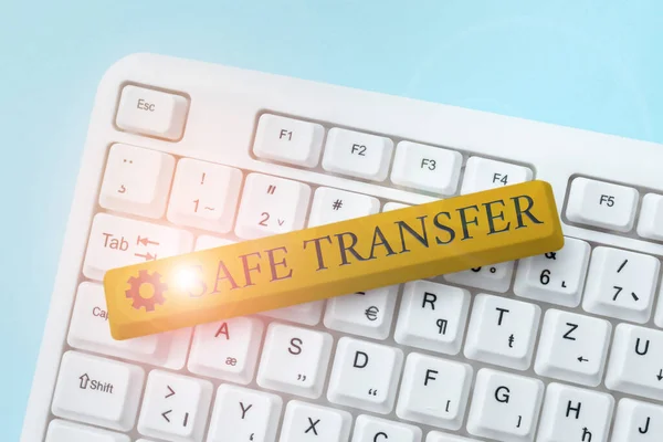 Text som visar inspiration Safe Transfer. Business showcase Wire Transfers elektroniskt Inte pappersbaserad Transaktion Sammanfattning Fixing Internet Problem, Upprätthålla online-anslutning — Stockfoto