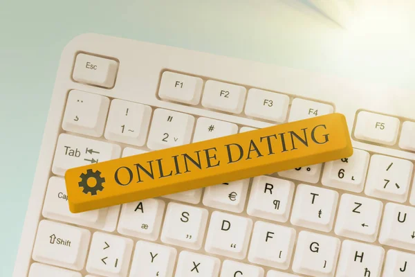 Teksten weergeven Online Dating. Woord Geschreven op zoek naar Matching Relaties eDating Video Chatten Abstract Het oplossen van internet probleem, Handhaving van Online Connectie — Stockfoto
