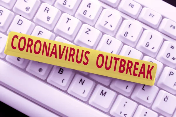 Знак, що показує Coronavirus Outbreak. Слово про інфекційні хвороби, спричинені нововиявленим посібником з куховарства COVID19, переосмисленням нових онлайн-настанов — стокове фото