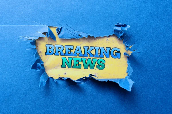 Sms-bord met Breaking News. Business showcase nieuw ontvangen actuele informatie over een opgetreden gebeurtenis Denken Nieuwe Schrijfconcepten, Breaking Through Writers Block — Stockfoto