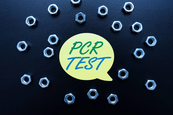 Signe texte montrant le test Pcr. Une entreprise met en valeur la détection qualitative du génome viral dans la courte séquence des idées d'amélioration des ateliers sur l'ADN Productivité Inspirations et solutions — Photo