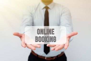 Online Rezervasyon 'u gösteren metin işareti. Tüketicilerin yeni Planlar ve Planlama Sürecini Gösteren Fikirler web sitesi aracılığıyla etkinlik için rezervasyon yapmalarına olanak sağlayan sözcük