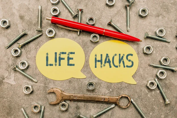 Szöveg megjelenítése Life Hacks. Üzleti ötlet stratégia vagy technika elfogadott tevékenységek hatékony irányítására Új ötletek Ötletek a karbantartás tervezésére Kreatív gondolkodó toll — Stock Fotó
