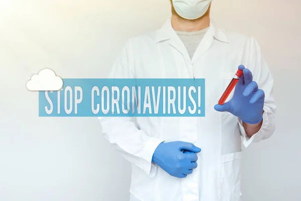 Inspiráló szöveg. Állítsd meg a Coronavírust. Internet Concept Disease figyelemfelkeltő kampány csökkenti a COVID19 esetek Vegyész bemutatása vérminta, tudós elemző kutatási példány — Stock Fotó