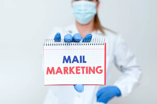 Τίτλος κειμένου που παρουσιάζει το Mail Marketing. Επιχειρηματική βιτρίνα στέλνοντας ένα εμπορικό μήνυμα για να χτίσει μια σχέση με έναν αγοραστή Επίδειξη Ιατρικές Ιδέες Παρουσιάζοντας Νέα Επιστημονική Discovery — Φωτογραφία Αρχείου