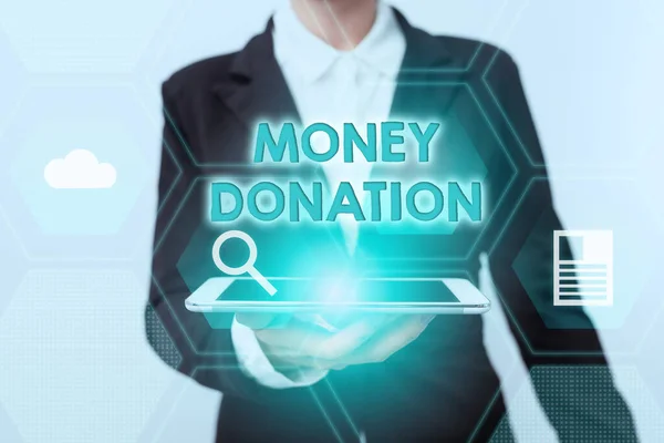 Signo de texto que muestra la donación de dinero. Concepto que significa una ayuda de caridad en una forma de dinero en efectivo ofrecido a una asociación Mujer en Traje Usando Dispositivo Mostrando Nueva Tecnología Virtual Futurista. — Foto de Stock