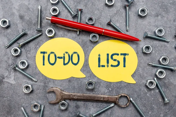 Bildunterschrift: To do List. Unternehmen präsentieren eine Liste von Aufgaben, die nach Priorität zu erledigen und zu organisieren sind Neue Ideen Brainstoming für die Wartungsplanung Kreativer Denkstift — Stockfoto