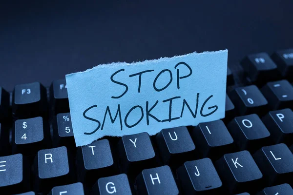 Writing displaying text Stop Smoking. Concept meaning Discontinuing or stopping the use of tobacco addiction Creating Online Journals, Typing New Articles, Making New Headlines — Stock Photo, Image