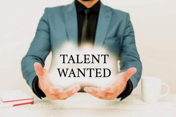 Exibição conceitual Talent Wanted. Método de fotografia conceitual para identificar e extrair ideias relevantes e talentosas Discutindo Ideia Importante Apresentando e Explicando Projetos de Plano de Negócios — Fotografia de Stock