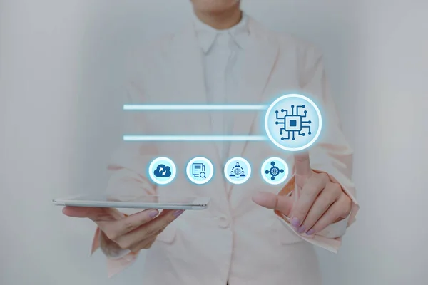Lady In Uniform stående håller Tablet och trycker på Virtual Button. Business Woman Carrying Pad Tapping Switch Visar ny futuristisk teknik. — Stockfoto