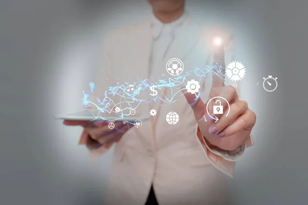 Lady In Suit Holding Phone Performing Futuristic Holographic Image Presentation. Mujer de negocios que toca innovaciones tecnológicas avanzadas de la interfaz del holograma. —  Fotos de Stock