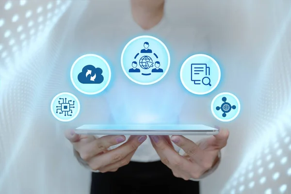 Lady in Uniform Standing Holding Tablet Presenting Late Tech Knowledge (en inglés). Almohadilla de mujer de negocios mostrando nuevas tecnologías futuristas. —  Fotos de Stock