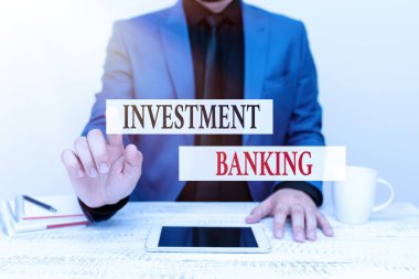Yatırım Bankacılık 'ı gösteren bir yazı. İletişim Teknolojisi Akıllı Telefon Ses ve Video Çağrısını sunan diğer şirket veya şahıslar için sermaye oluşturulması üzerine yazılan sözcük