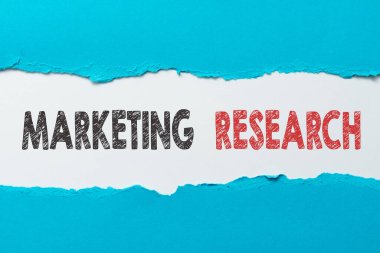 Metin işareti Pazarlama Araştırmasını gösteriyor. Kuru Nehir, Perde Konsepti Açılıyor, Yeni Gösteriye Başlıyor gibi yeni bir servisin sürdürülebilirliğini belirleme süreci