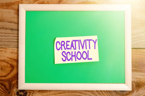 Text caption presenting Creativity School. Concept meaning students are able to use imagination and critical thinking Display of Different Color Sticker Notes Arranged On flatlay Lay Background — Fotografia de Stock