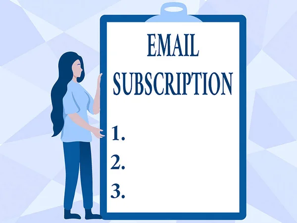 Legenda do texto que apresenta a Subscrição de Email. Conceito opção de significado que permite que os visitantes recebam atualizações via e-mail Woman Drawing Holding A Big Empty Clipboard Mostrando Novo Significado. — Fotografia de Stock