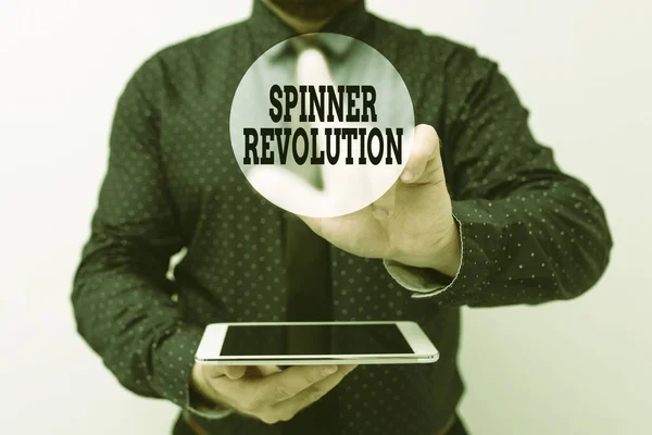 Wyświetlanie znaku Spinner Revolution. Słowo Napisane na zabawce, które pomagają złagodzić stres i radzić sobie z lękiem Przedstawiamy nowe pomysły technologiczne Dyskusja o poprawie technologicznej — Zdjęcie stockowe