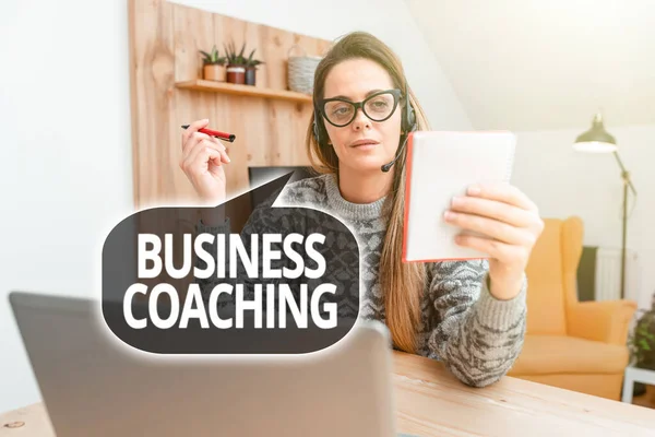 Sign displaying Business Coaching. Business overview providing support and occasional advice to an individual Abstract Writing New Blog Content, Reading Online Articles And News — 图库照片